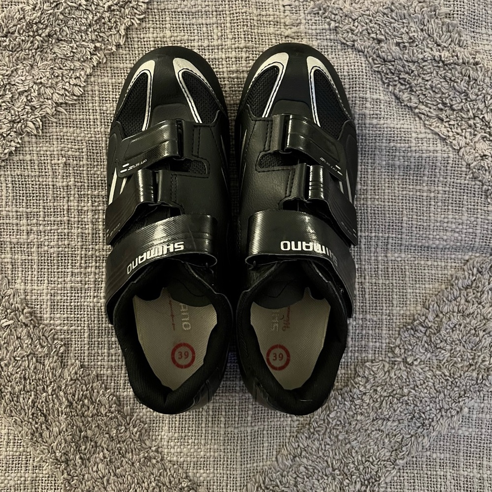 Shimano Women’s Indoor cycling shoes. Delta cleat (not included) SPD compatible.